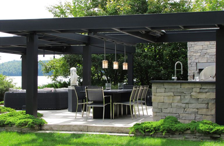 Paysagiste aménagement Sherbrooke 2019 Chic coin repas moderne lac détente 5