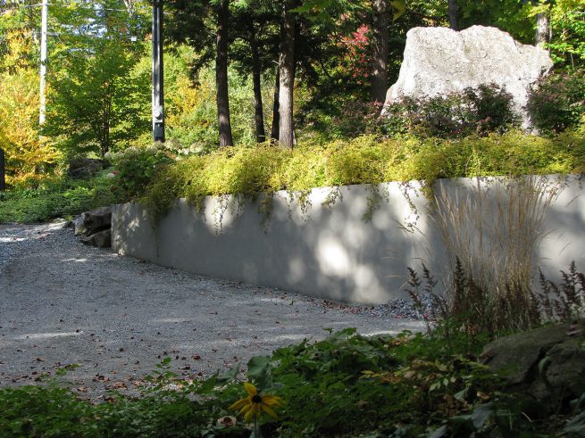 Paysagiste aménagement Sherbrooke Matière nature muret béton lisse