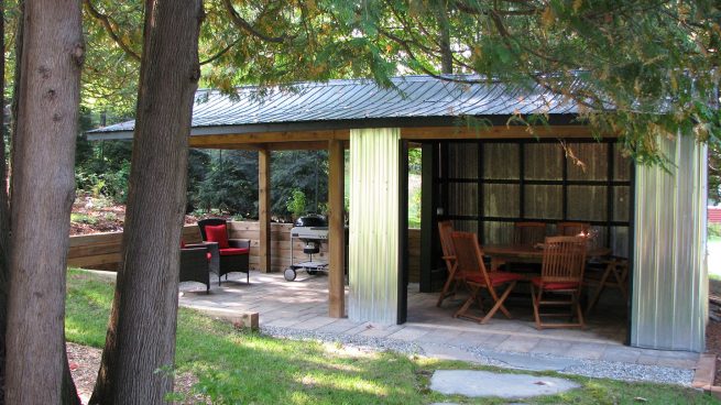 Paysagiste aménagement Sherbrooke Coin détente cabanon cuisine d'été conviviale 1