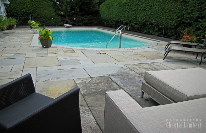 Paysagiste aménagement piscine creusée blue stone ville