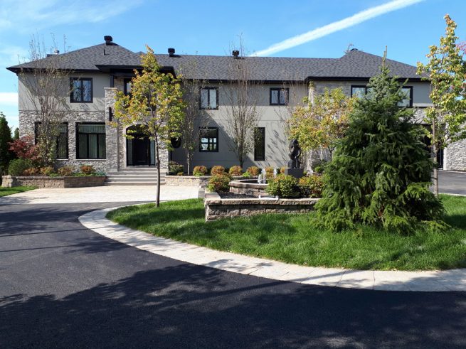 Fontaine devant l'entrée principale