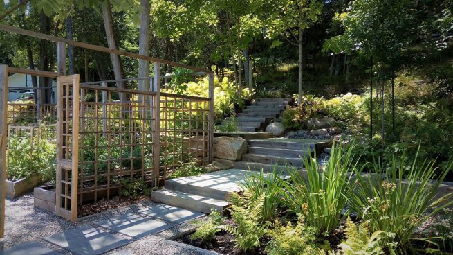 Matières au naturel pierre, galets et végétaux